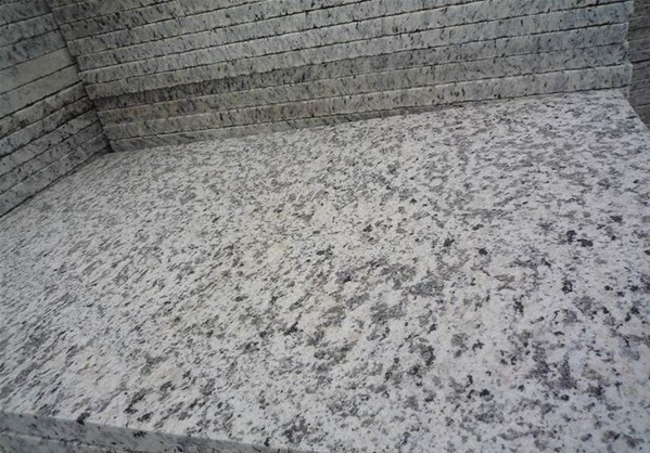China Tiger Skin White Granite Polished Cut To Size Tiles