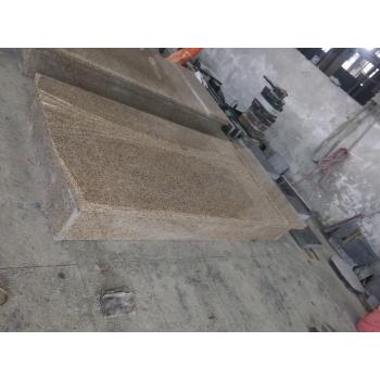 G682 Rusty Yellow Granite Monument,China Tombstone Supplier